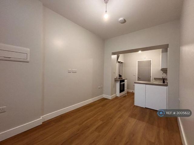 Apartment for rent in Firepool, Rumwell