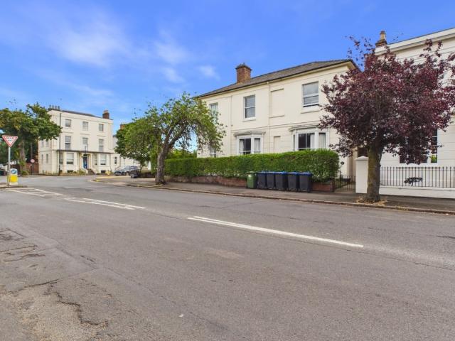 Apartment for rent in Sydenham, Green Close