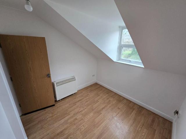 Flat for rent in Clarendon, Ash
