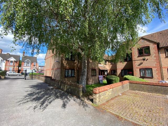 Flat for rent in Castlefield, Cressex