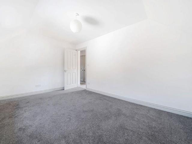Apartment for rent in Holloway Hill, Fole
