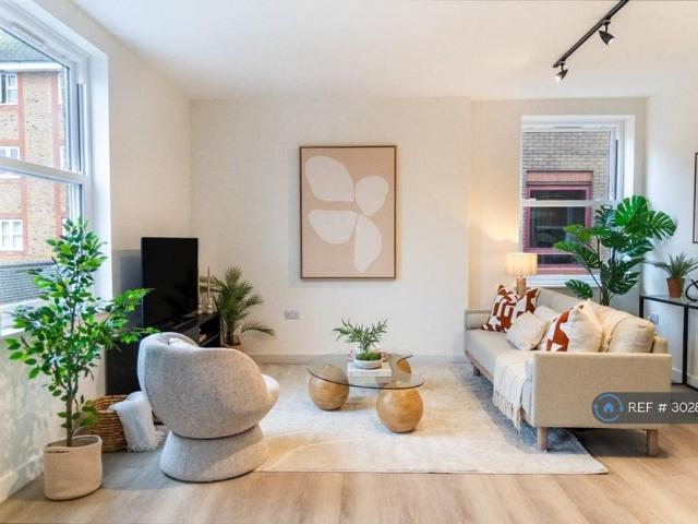 Apartment for rent in London Borough of Enfield, Greater London