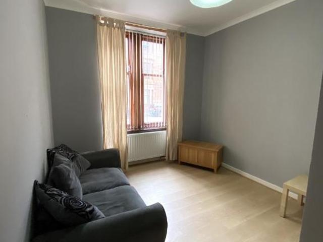 Flat for rent in Linthouse, Scotland