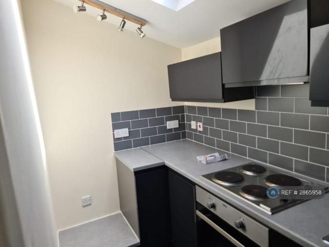 Apartment for rent in Brompton, Gillingham