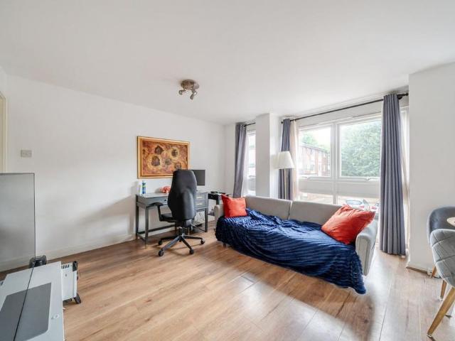 Apartment for rent in Surbiton, Greater London
