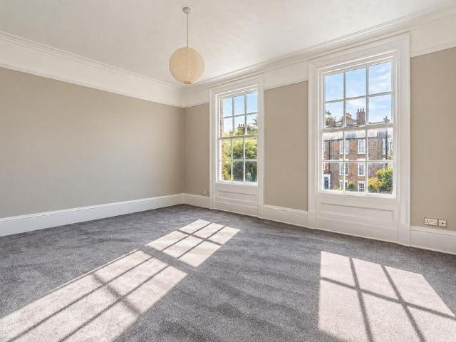 Apartment for rent in Scarcroft, York