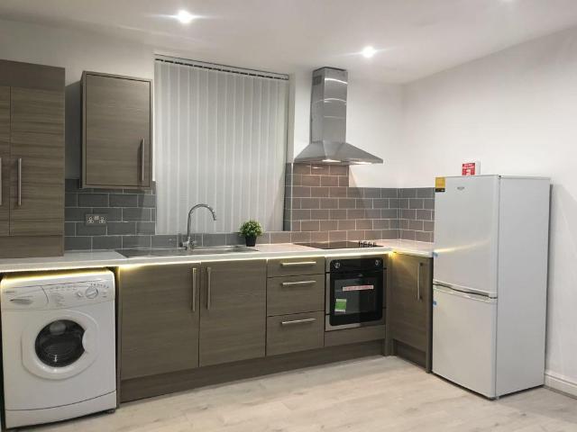 Flat for rent in Elm Park, Calderstones