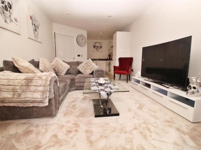 Apartment for rent in Elstree and Borehamwood, Borehamwood