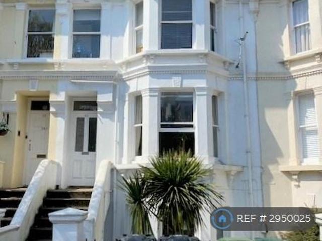 Flat for rent in Aldrington