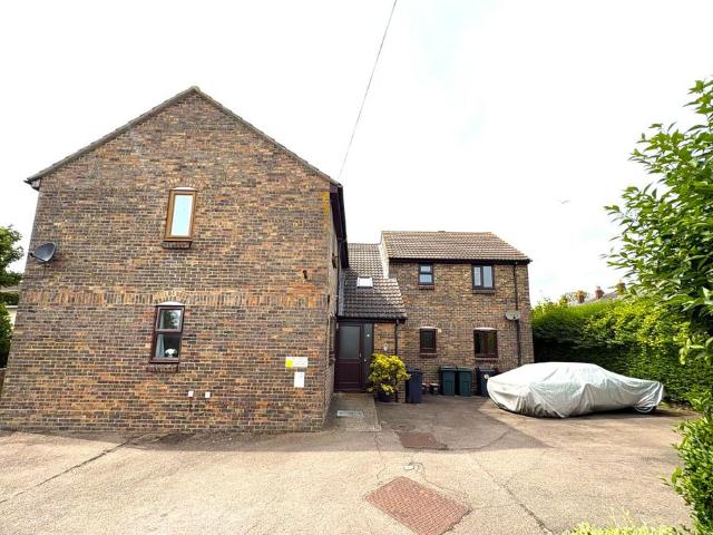 Flat for rent in Repton Manor, Bridgefield