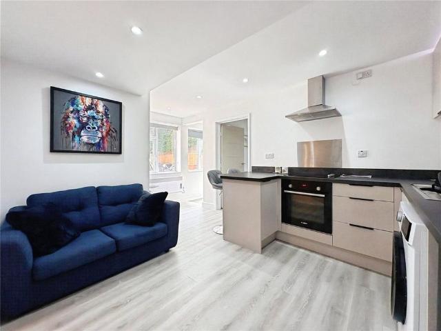Apartment for rent in Withycombe, Budlake