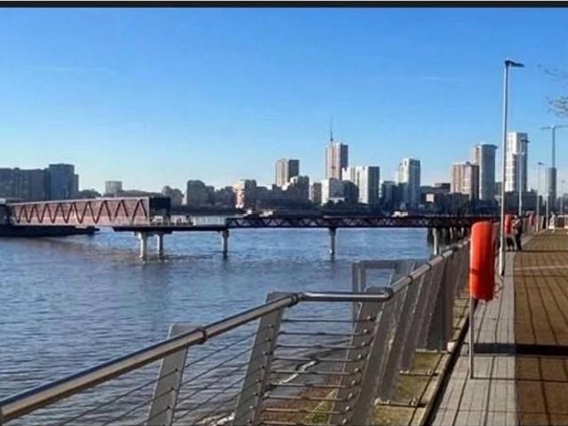 Flat for rent in Silvertown, Greater London