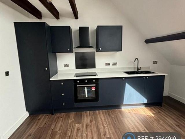 Flat for rent in Springwood, Huddersfield