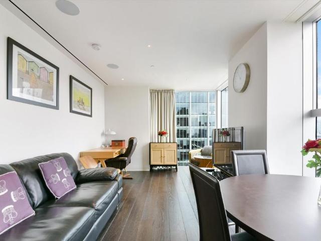 Apartment for rent in Lyons, Greater London