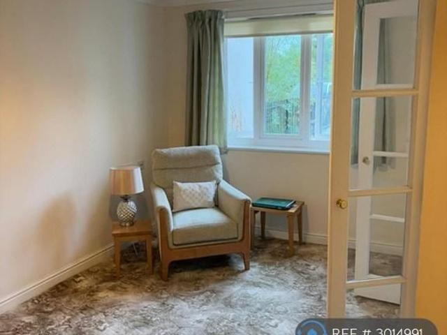 Apartment for rent in Potters Bar, Hertsmere