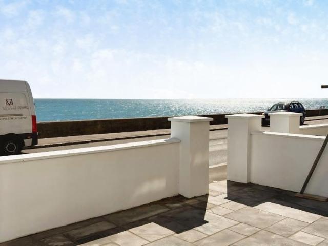 Flat for rent in Golden Valley, Folkestone