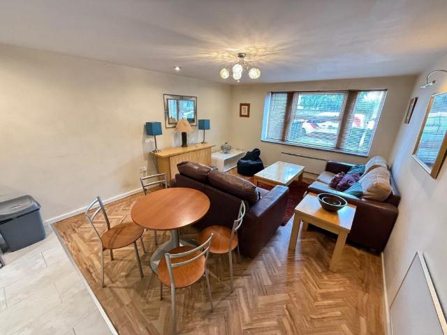 Flat for rent in Nuttall, Bury