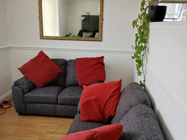 Apartment for rent in Nangreaves, Wales