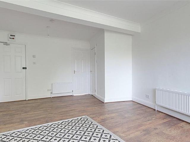 Apartment for rent in New Southgate, Isle Of Man