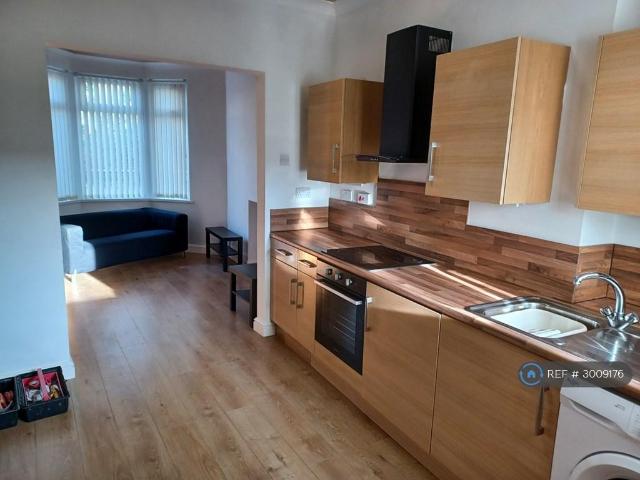 Flat for rent in Falcon Lodge, Wales