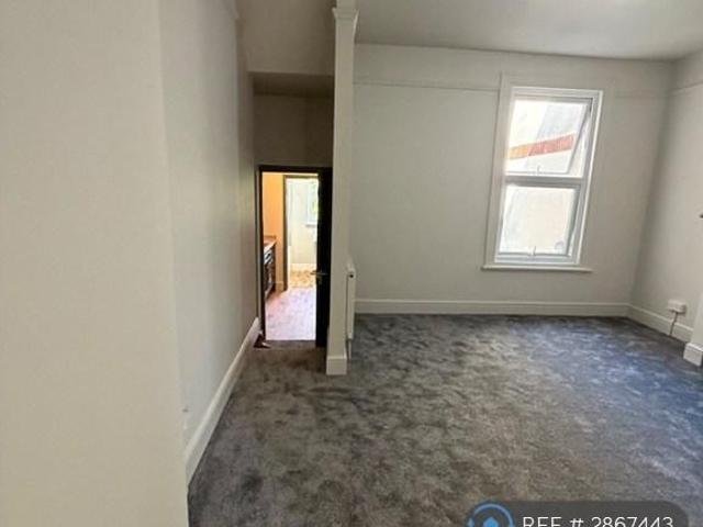 Apartment for rent in Snodhurst, Chatham