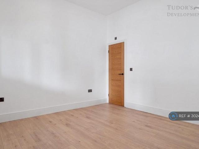 Apartment for rent in Bonegate, Brighouse