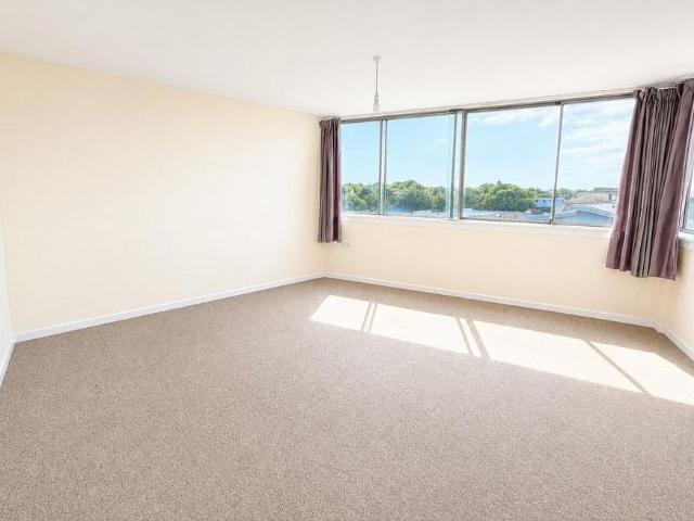 Apartment for rent in Westbrook, Acol