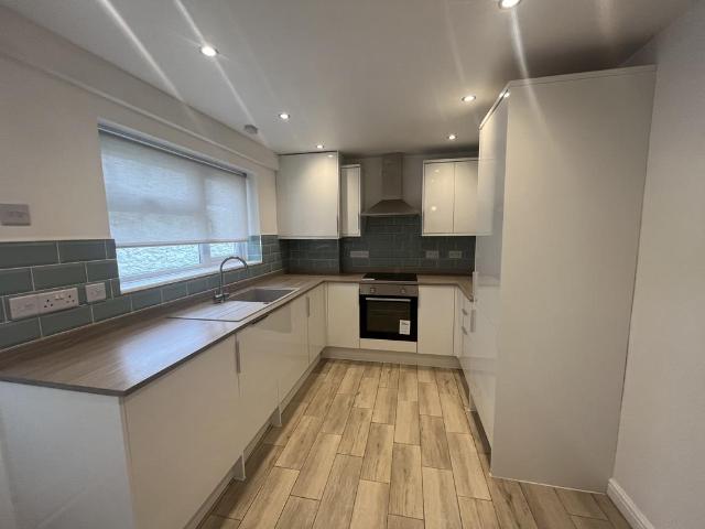 Flat for rent in Pennycomequick, Mount Wise