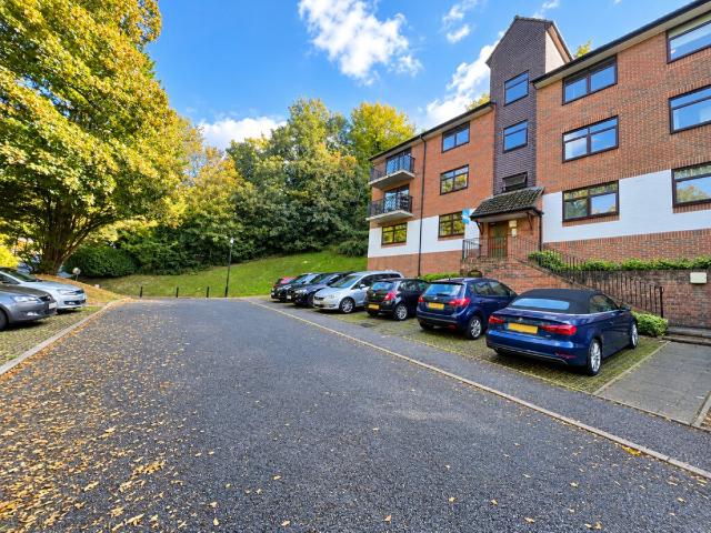 Apartment for rent in Caterham, Tandridge