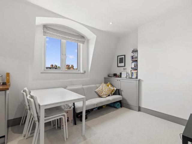 Flat for rent in Fulham, Greater London