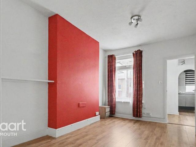 Apartment for rent in Oldway, Livermead