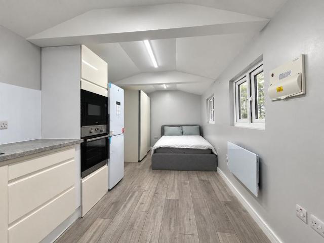Apartment for rent in High Wycombe Community Board, High Wycombe