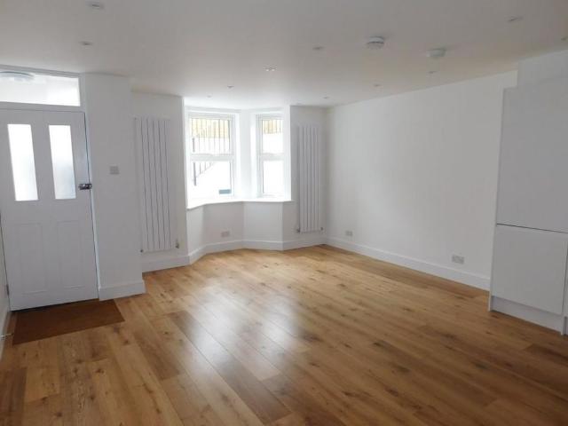 Apartment for rent in London Borough of Ealing, Greater London