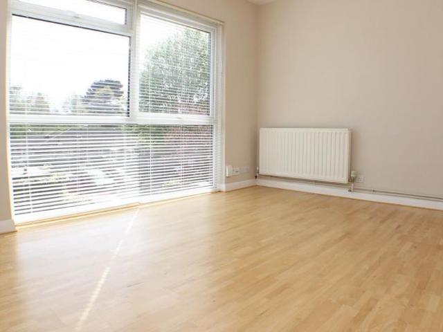 Apartment for rent in St Albans, Five Acres