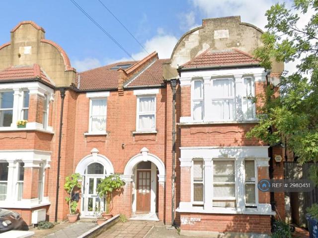 Flat for rent in Wealdstone, Greater London