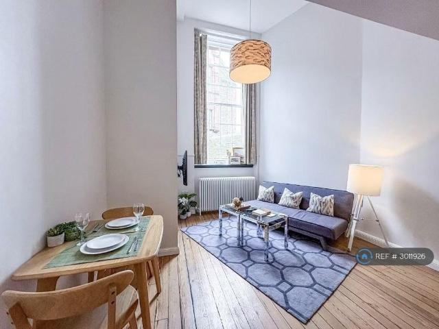 Apartment for rent in Broughton, Scotland