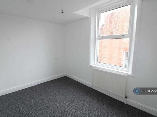 Apartment for rent in Claughton, Wirral