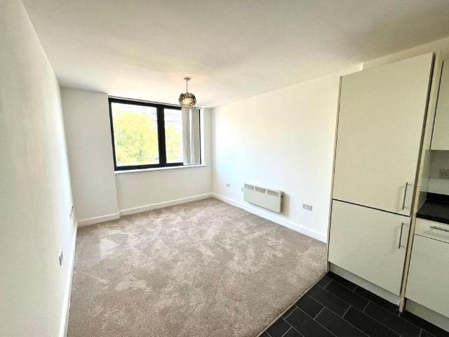 Apartment for rent in Shaw Heath, Stockport