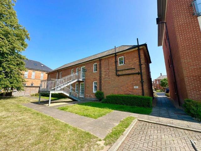Flat for rent in Chichester, Littlecote