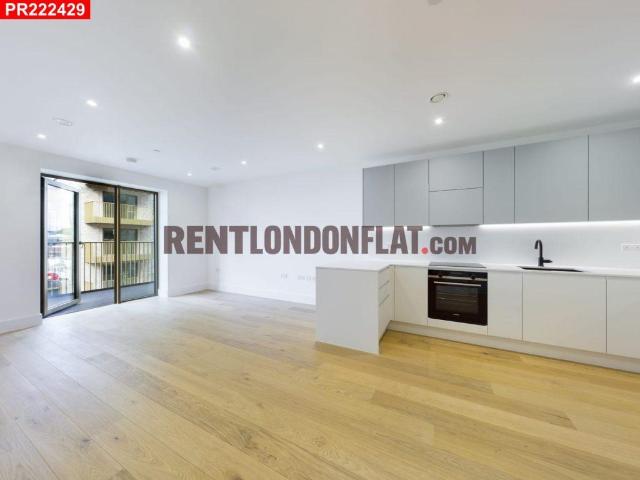 Flat for rent in London Borough of Hounslow, Strand