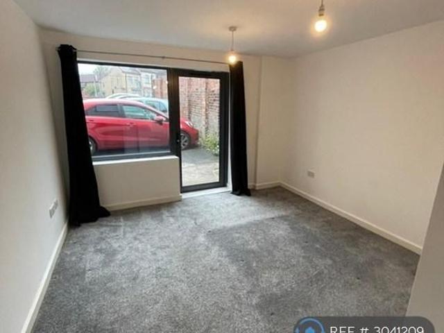Apartment for rent in Claughton, Birkenhead