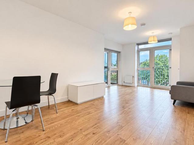 Apartment for rent in Bowes Park, Greater London