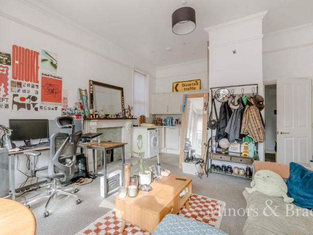 Apartment for rent in Heigham Grove, East Bank