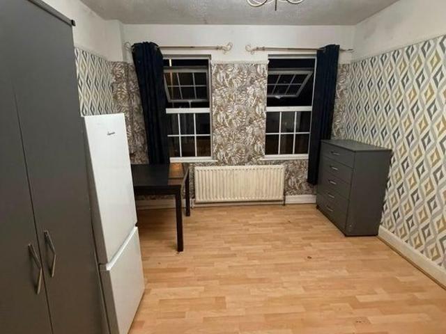 Apartment for rent in Surbiton, Greater London