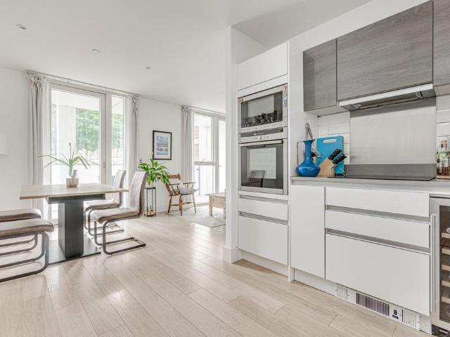 Flat for rent in Stockwell, Greater London