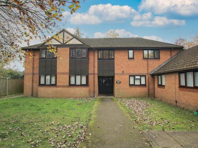 Flat for rent in Batchworth, Hertfordshire