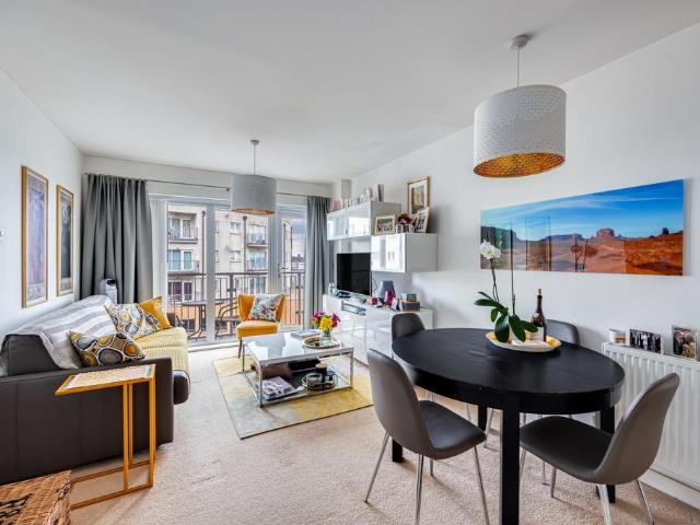 Flat for rent in London Borough of Croydon, Cat Hill