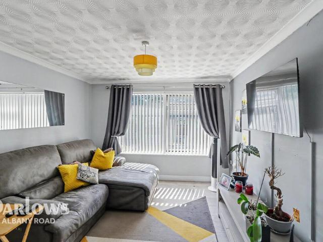 Flat for rent in Falcon Lodge, Wales