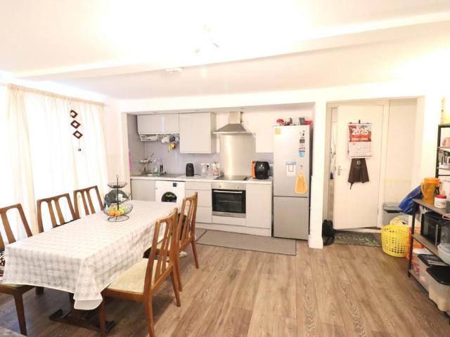 Flat for rent in Daws Hill, Cressex