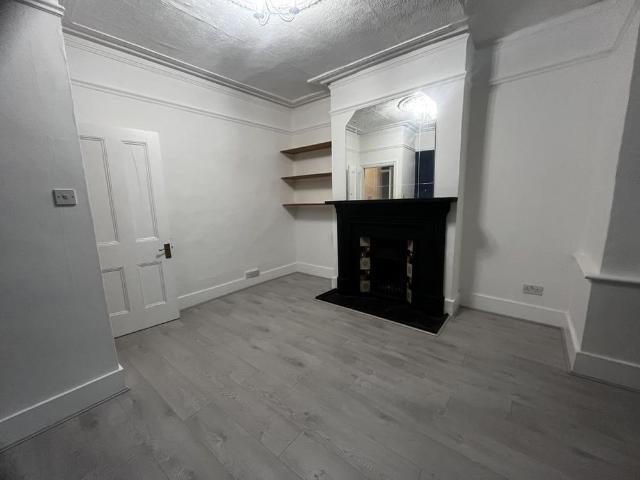 Apartment for rent in South Tottenham, Isle Of Man